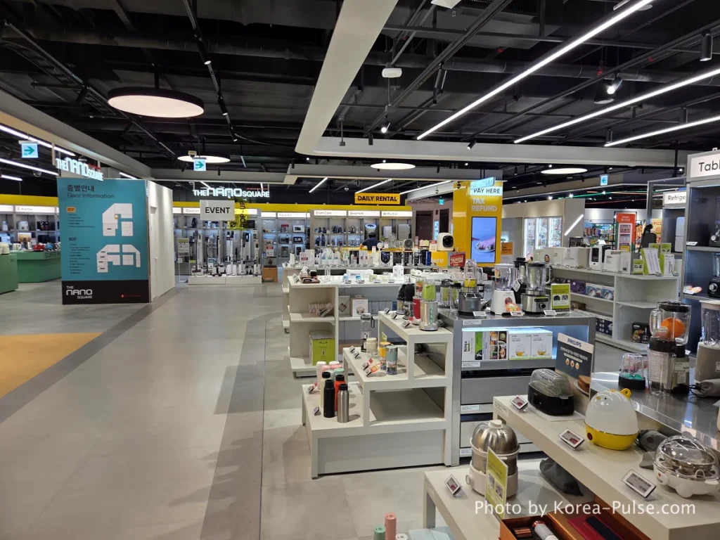 Daily Rental section — this one covering home appliances like vacuum cleaners and kitchen gadgets in DUNDUN Dongdaemun B1