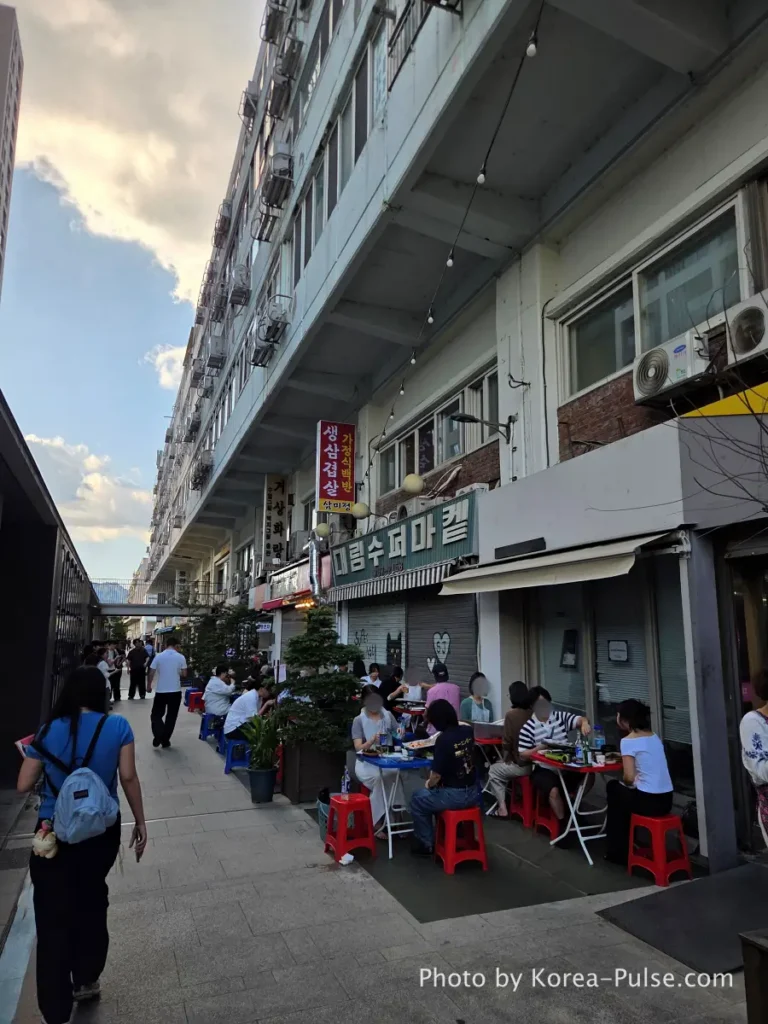 Sammijeong restaurant entrance Euljiro outdoor dining Seoul red sign samgyeopsal